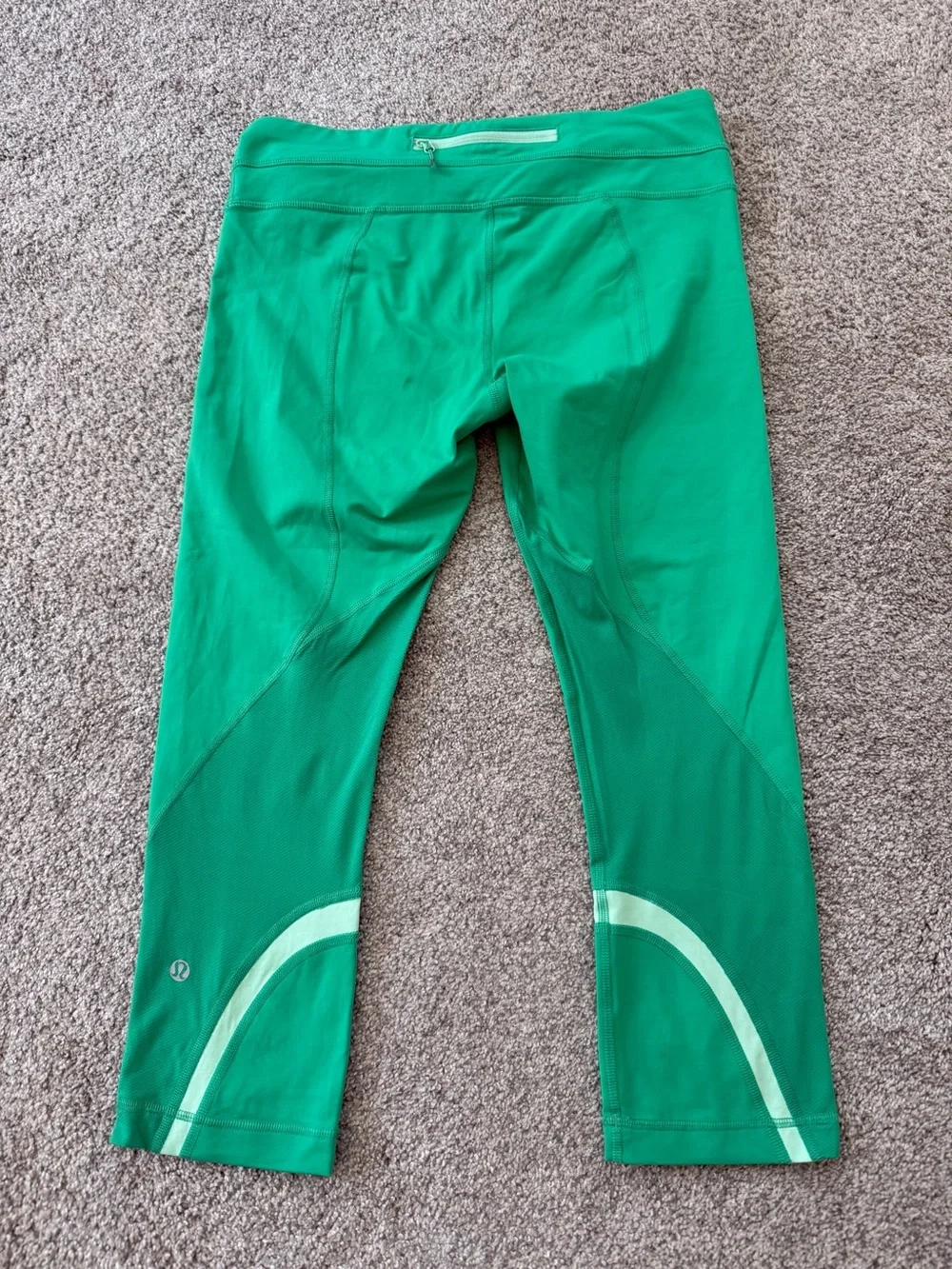 Lululemon green capri leggings